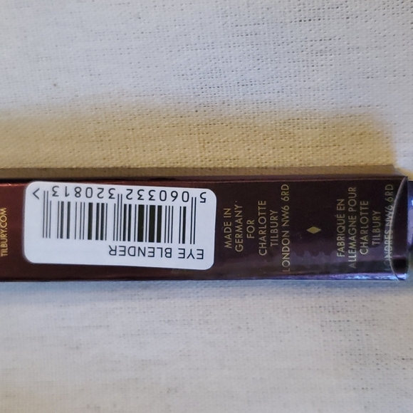 Charlotte Tilbury Eye Blender Brush NIB - Picture 5 of 6